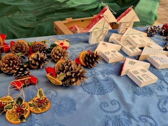 Praznični bazar v enoti Sneguljčica
