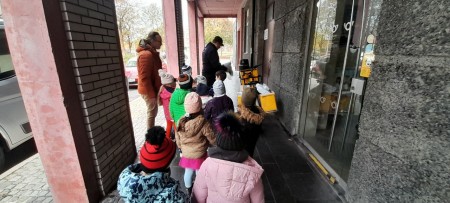 B-RIN: Razdalja: 1000 korakov ali en klik