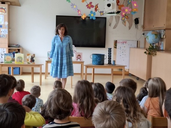 Literarna urica z Anjo Štefan